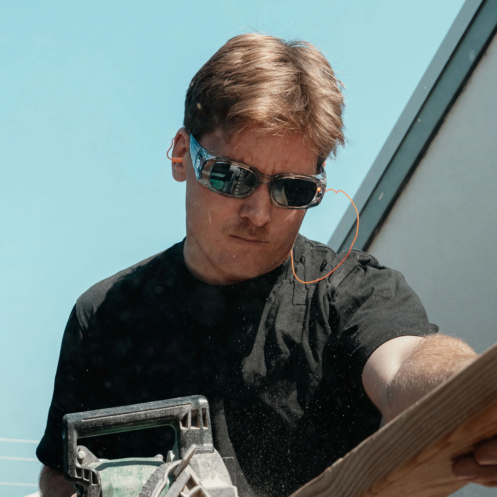 Auras Graphite Frame Grey Polarised Lens - Image 5