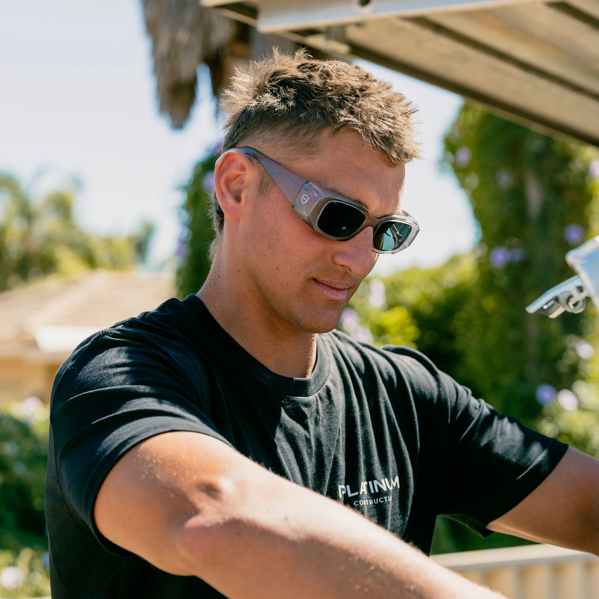 Auras Matte Graphite Frame Polarised Lens - Image 5