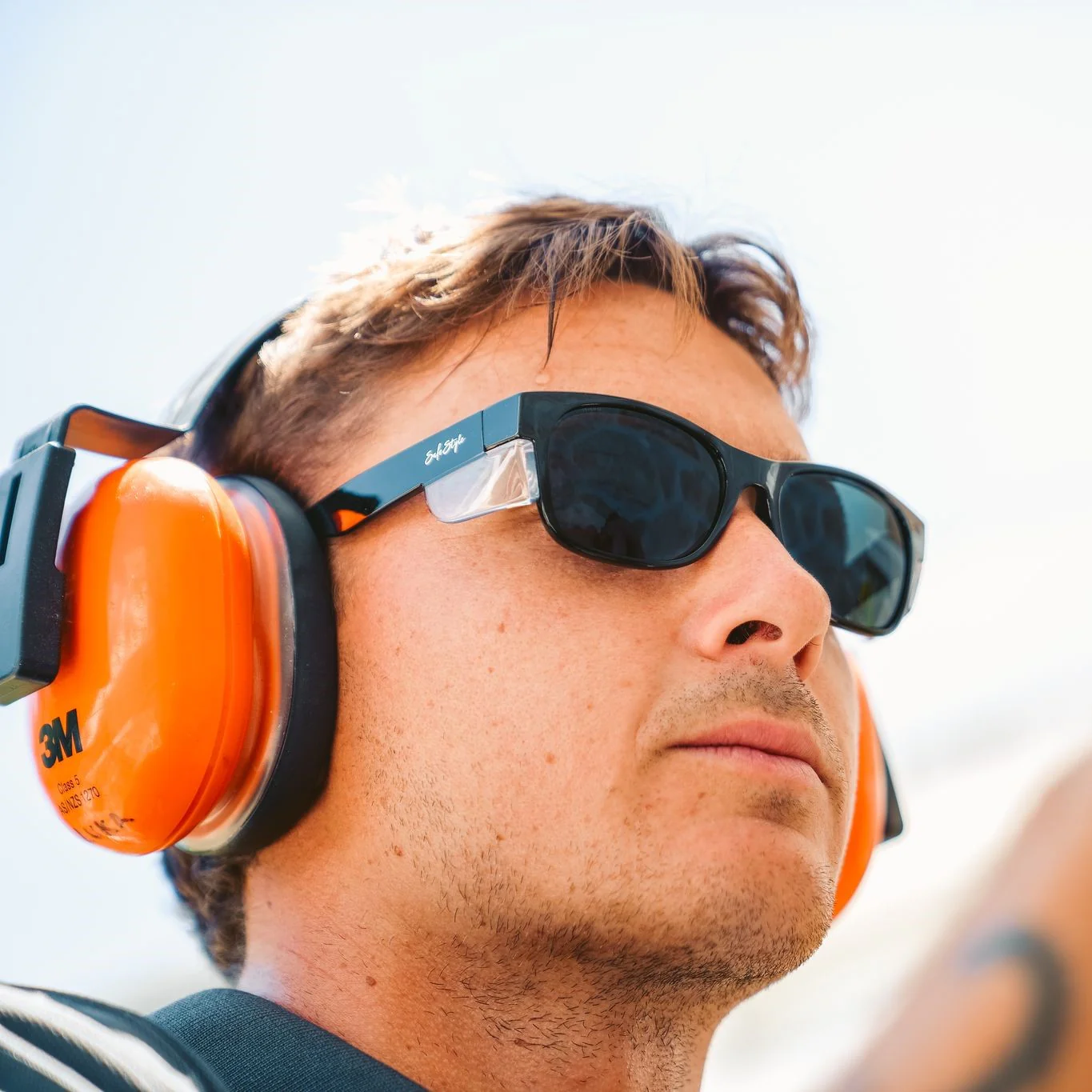 Classics Black Frame Polarised Lens Safety Glasses - Image 5