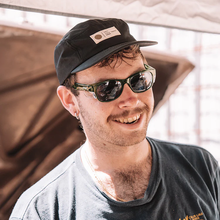 Classics Green Frame Polarised Lens Safety Glasses - Image 5