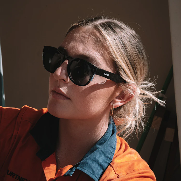 Cruisers Black Frame Polarised Lens Safety Glasses - Image 5