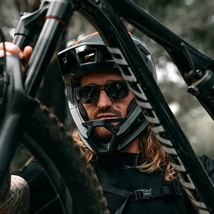 Fusions Graphite Frame Polarised Lens Safety Glasses - Image 6