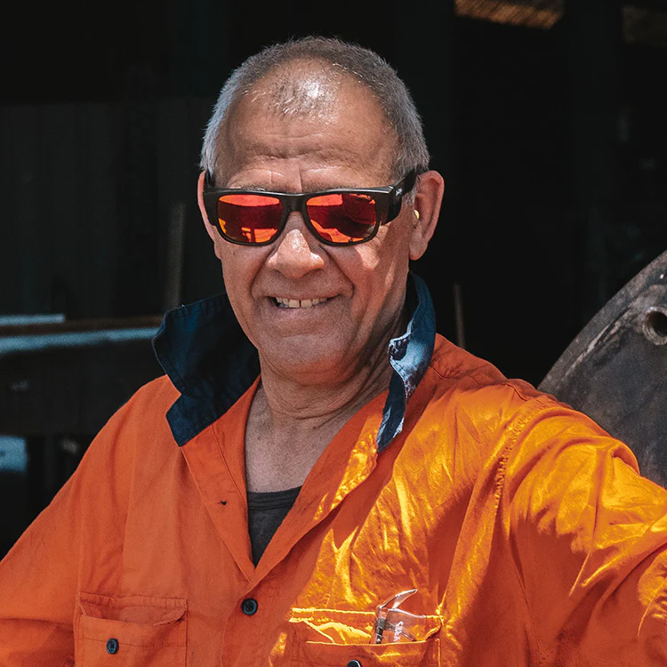 Fusions Matte Black Frame Mirrors Red Polarised Lens Safety Glasses - Image 6