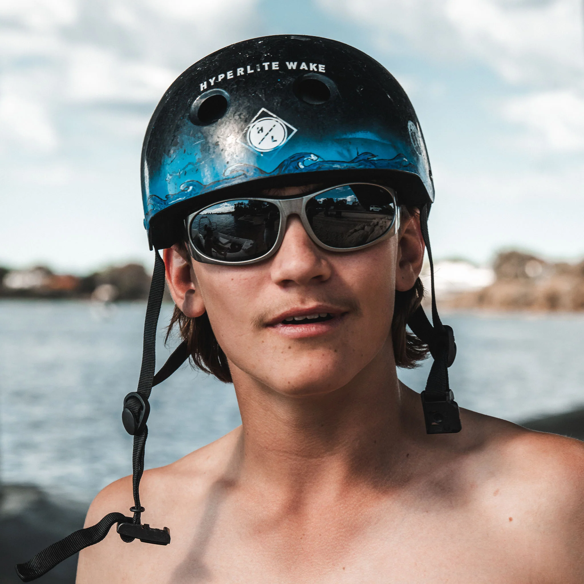 Sonics Silver Frame Polarised Lens Safety Glasses - Image 6